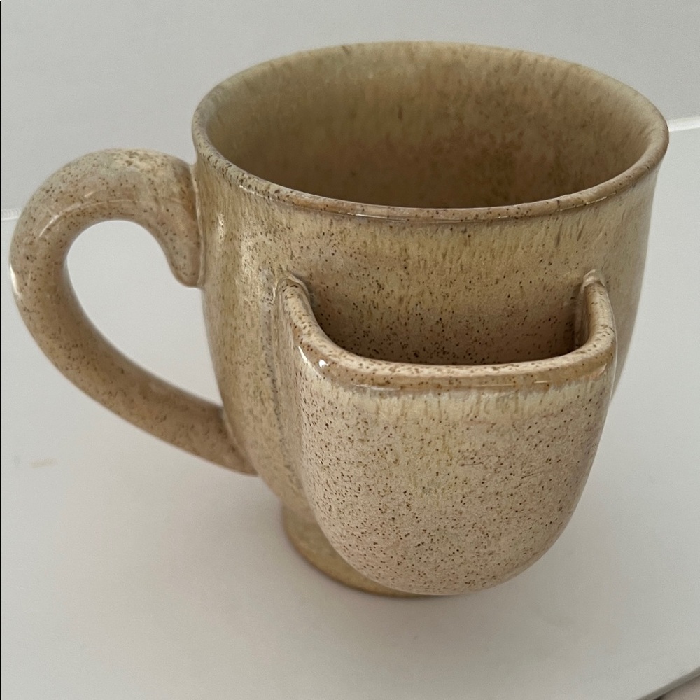 Stoneware Oatmeal Tan‎ Mug with Tea bag Pocket